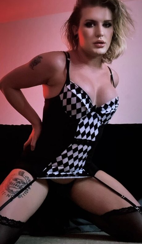 Jamie Senegal model art archive