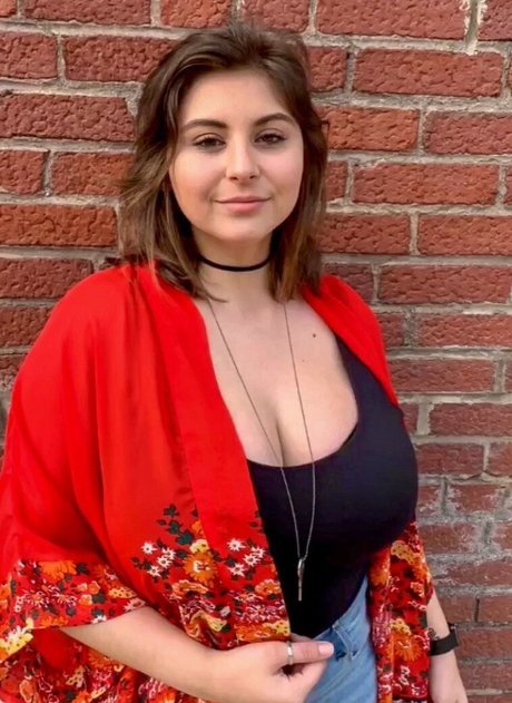 Caroline Casbon star xxx galleries