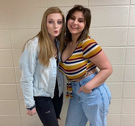 Caroline Casbon erotic actress pic