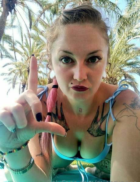 minervadea sexy star pic