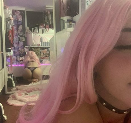 strawberrywolfgirl nudes actress pics