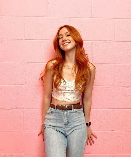 Ana Saia hot star images