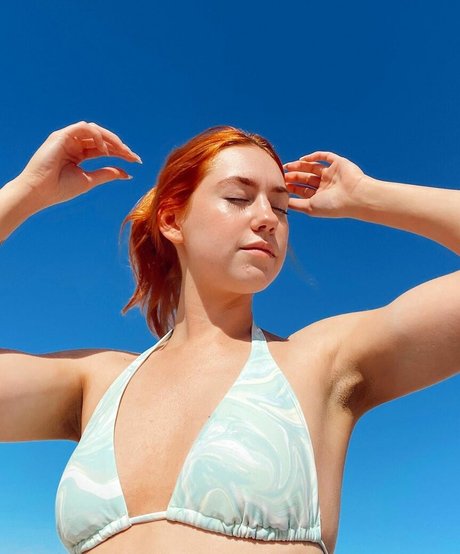 Ana Saia perfect star pic