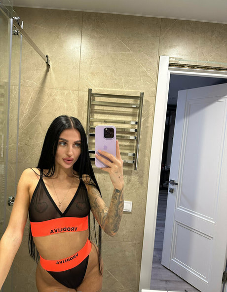 charming megan model exclusive pic