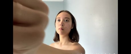 Laufey Lin nude star pic