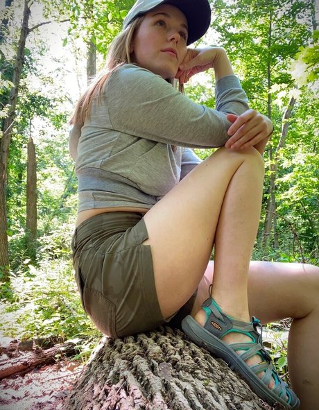 DatOtterGirl nude actress archive