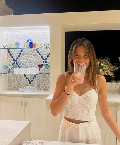 Emma Raducanu model hot picture