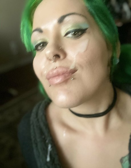 cinnamonanarchyfree nude thumbnail