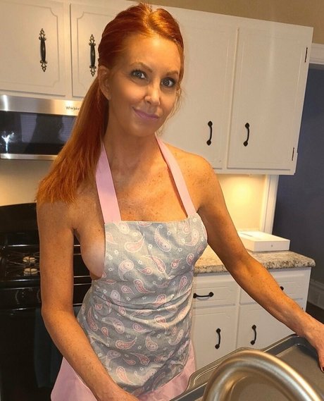 brunette milf onlyfans pretty img