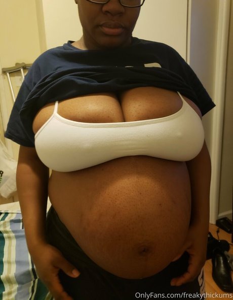 freakythickums nudes actress img