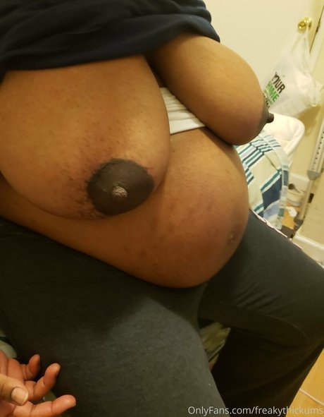 freakythickums model adult archive