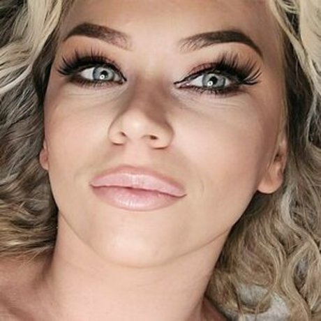 bigbootybritish beautiful model pictures