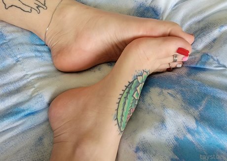 taystoes model exclusive pic