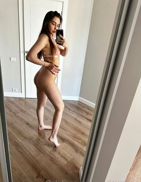 two onlyfans sexy naked pic