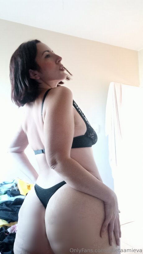 Julietaamieva pornstar nudes photo