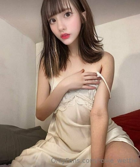 rosie wettie nude actress photo