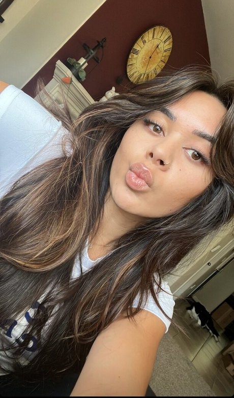 Chellchee top actress pictures