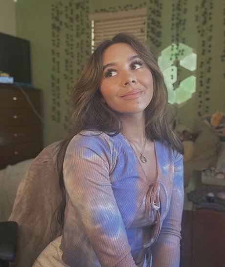 Chellchee star xxx gallery