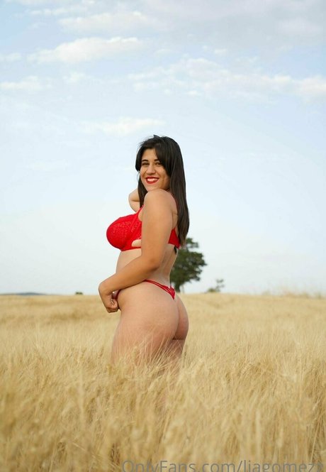 outdoor shower onlyfans pretty pictures