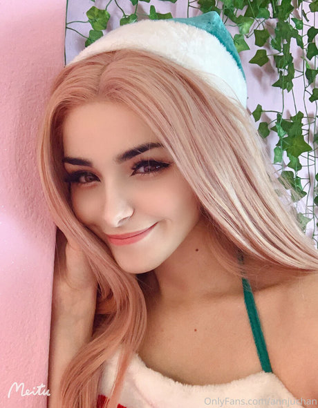 Annju Chan nudes actress pictures