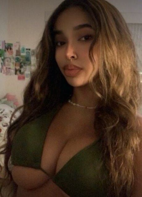 Savii nude thumbnail