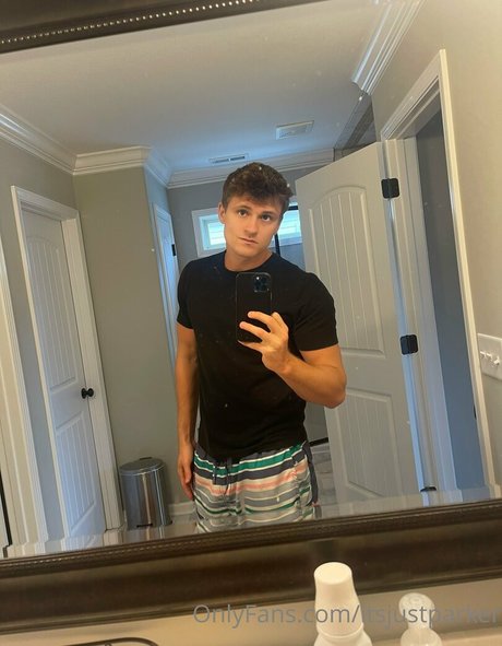 itsjustparker nude thumbnail