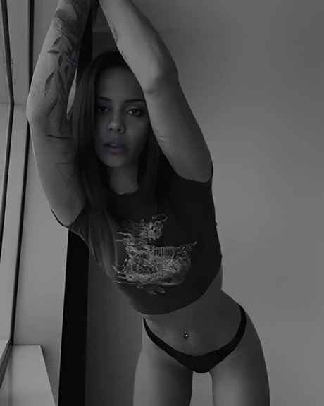 Pelinay Igit nude thumbnail