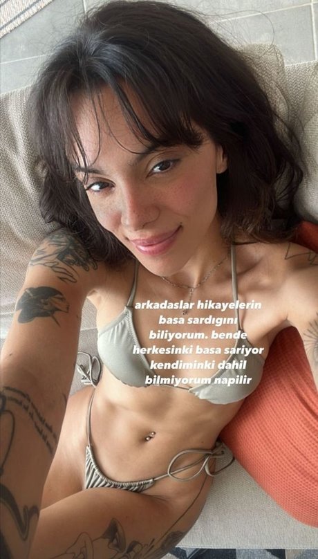 Pelinay Igit model erotic picture