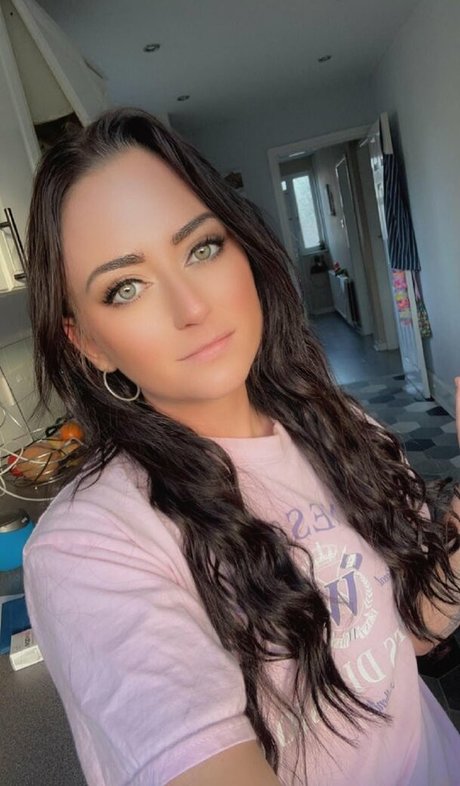 LittleSam xx hot actress pic