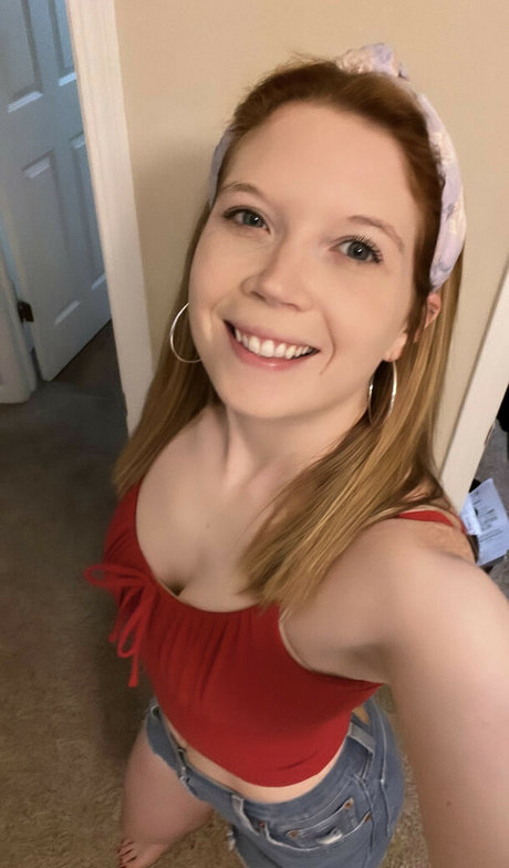 Peachy Noel hot star photos