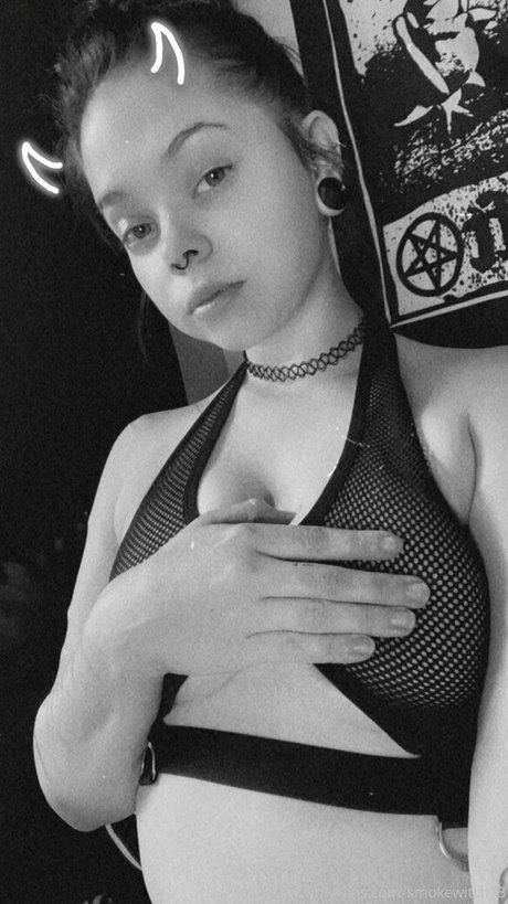 smokewitch13 erotic pornstar pictures