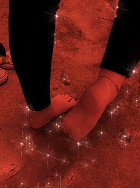 feet goddezz pretty pornstar img
