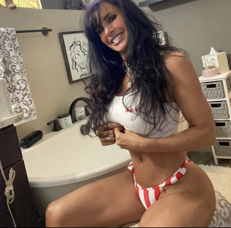 Shannon Ray hot actress pics