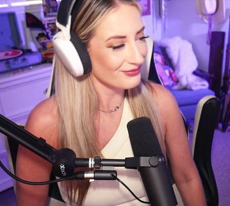 curvy star onlyfans pornographic gallery