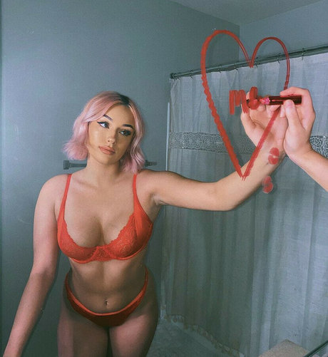 Brynnemarie art star photo