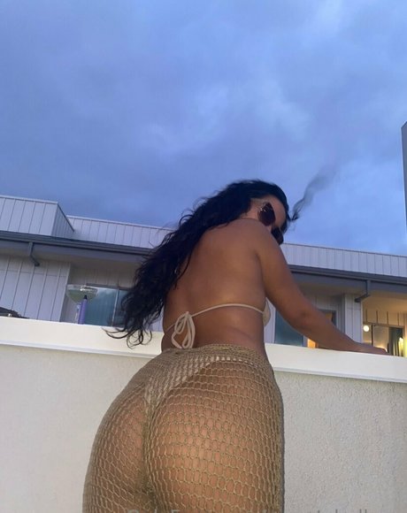 sweetsbellaxo nude pornstar pic