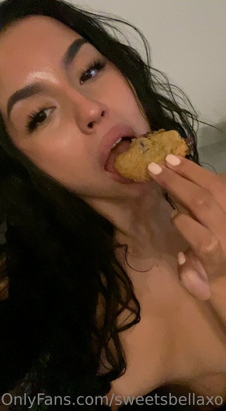 sweetsbellaxo naked actress picture