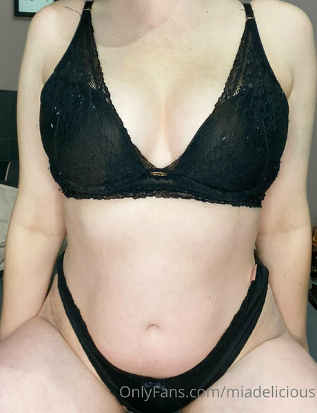 miadelicious beautiful model archive