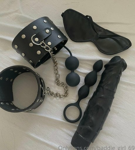 naughtybabygirl2 model pics