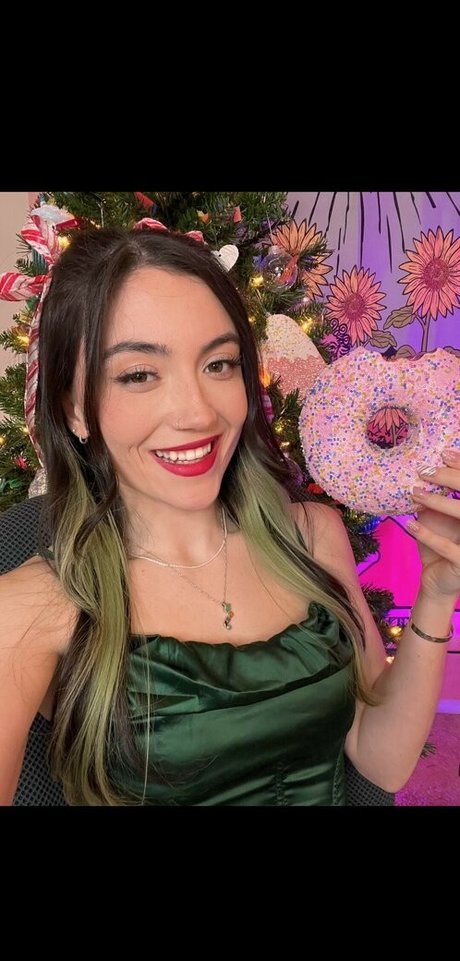 Skyytea model adult img
