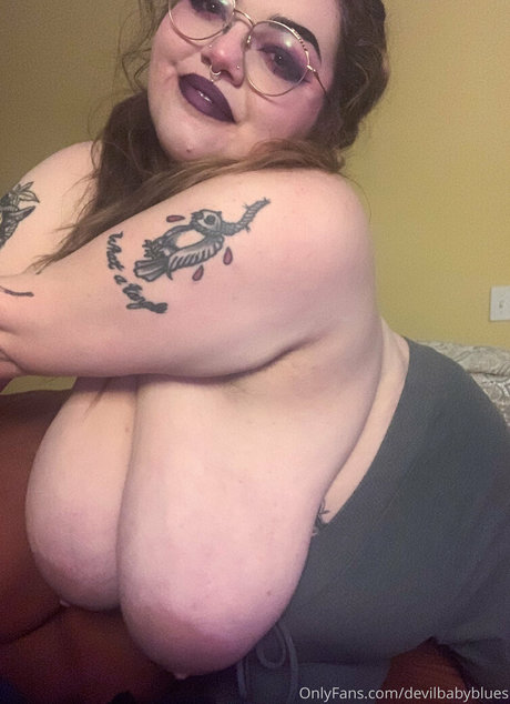 Devilbabyblues model pretty image