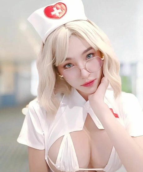 blonde midget onlyfans beautiful naked pic