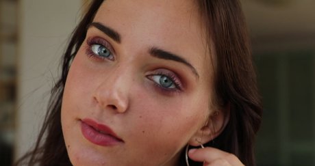 Oxana Chic perfect pornstar images
