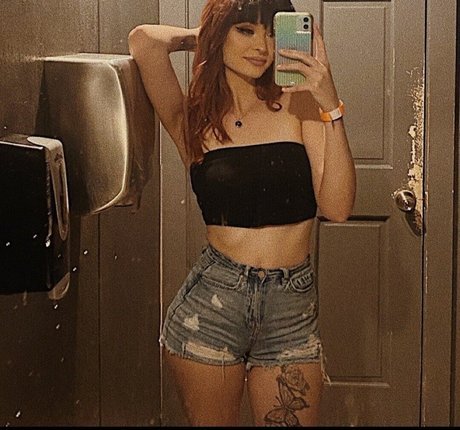 Mystichan model free photos