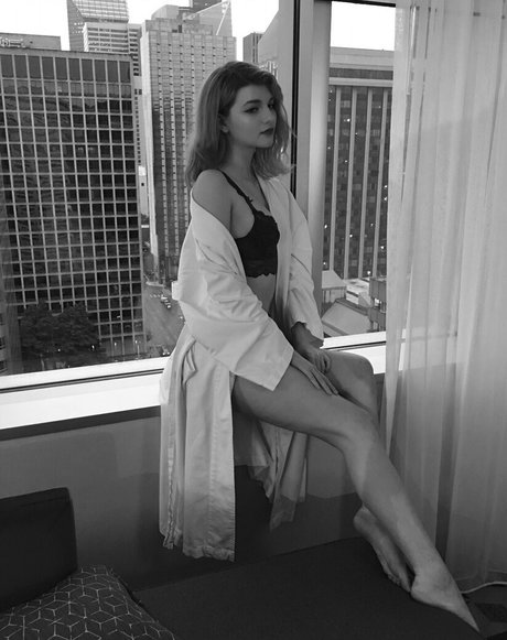 Aelarose star beautiful pic