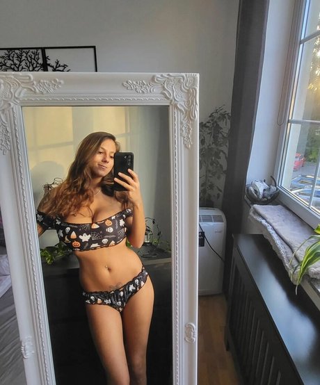 no panties onlyfans nude photos