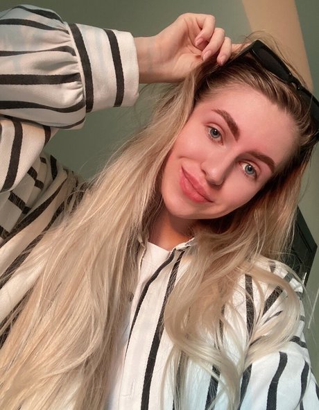 squirting orgasm onlyfans art porn image