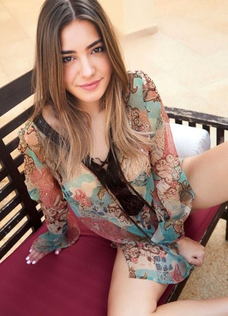 laraahf7 pornstar naked images