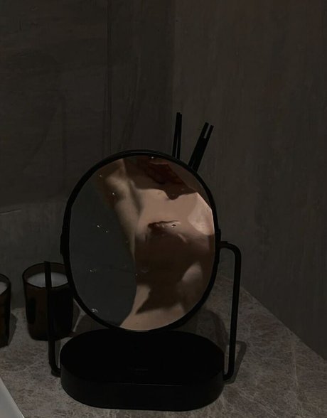 Leron Baron hot actress pics