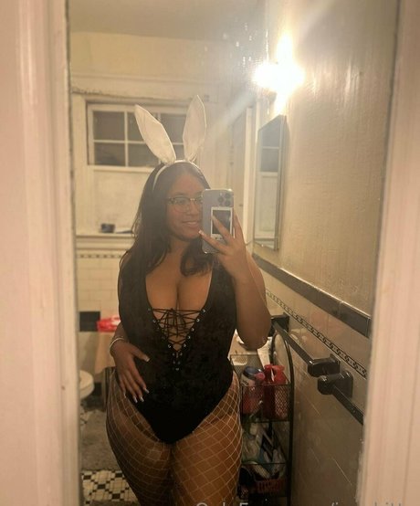 jucykitty nude actress picture